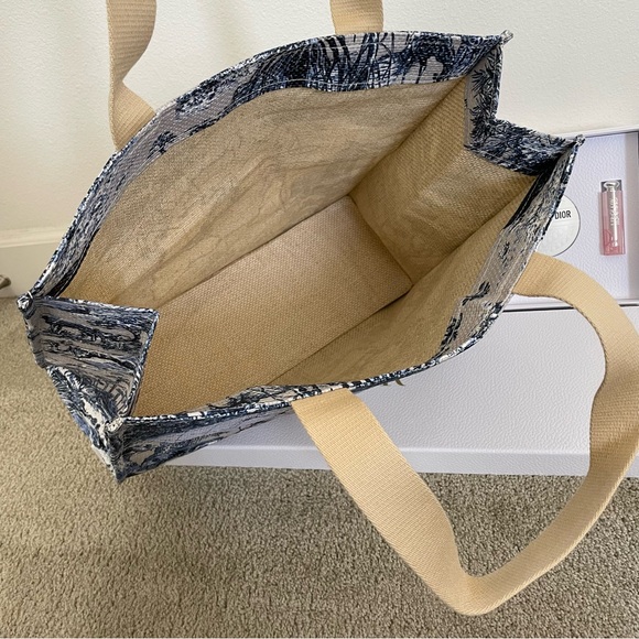 Dior Around the World Straw Tote - Picture 6 of 6